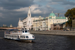 Летним днем / И мрак небес сошелся над Москвою...