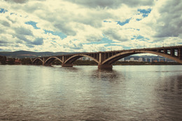 Коммунальный мост / Коммунальный мост стал украшением Красноярска и прославился на весь мир, войдя в справочник ЮНЕСКО «Мостостроение мира».