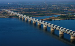 Пятитысячный мост в Хабаровске через реку Амур / Почему &quot; пятитысечный &quot; ? Потому, что именно он напечатан на пятитысячной купюре. Но в другом ракурсе.