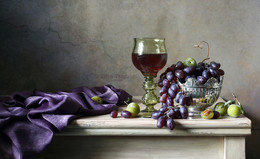 В лилово-оливковых тонах / с вином и фруктами