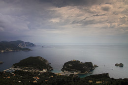 Палеокастрица перед грозой. / о.Корфу.Греция.