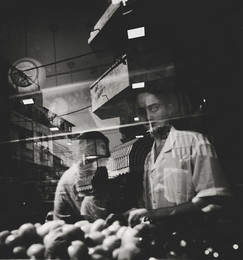 Olive seller / street portrait
