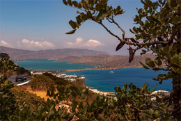 Путешествуя по Криту / Вид на один из самых респектабельных курортов острова