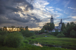 Июньский вечер / Вид на храм Николая Чудотворца. Владимирская сторона
