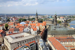 Не Париж / Часть исторического центра Дрездена с высоты смотровой площадки Фрауэнкирхи. Высота 68 метров.