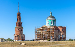 Не Париж / Это село Новотроицкое Липецкой обл. Храм Троицы Живоначальной. Новотроицкая церковь по красоте, убранству, по свидетельствам старожилов, была одной из лучших в округе. Возведена в 1815 году на средства владельца села генерал-лейтенанта П.А. Позднякова. Построена 200 лет назад.