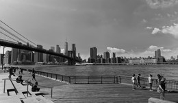 Не Париж / Панорама нижнего Манхэттена из парка Бруклинский Мост в Бруклине