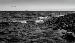 Далёкие острова. / На горизонте - острова Верховского. Залив Петра Великого.