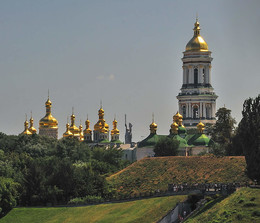 Золотые купола - Киево- Печерская Лавра.. / Один из самых значимых храмов Христианской религии.