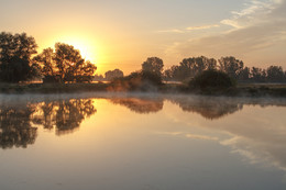 утром на озере / рассвет,озеро,туман