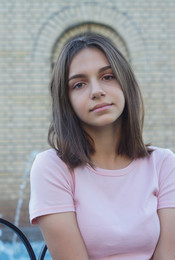  / ***
