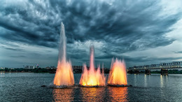 Вечерние фонтаны / Новосибирск. Закат.Река Обь.