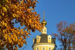 Золото, золото сердце народное / В рабстве спасенное
Сердце свободное —
Золото, золото
Сердце народное!(Н.А.Некрасов)