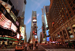 Times Square / ***