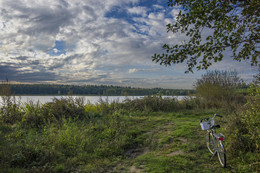&quot;Я очень долго гнал велосипед...&quot; :-) / Река Волга. Коровинский залив.