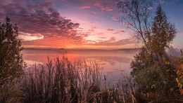 Рассвет на Архиповском озере / Панорама из четырёх вертикальных кадров.