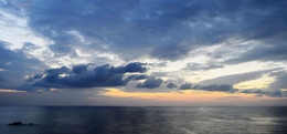 Рассвет на море....... / Крым. Утес. Октябрь