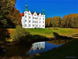 Аренсбург. Замок / Аренсбург (Ahrensburg) - милый городок в земле Шлезвиг-Гольштейн. Замок, кирха, несколько фахверковых домиков, уютные улочки.