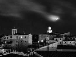 Месяц над Монтепульчано ночью в 2013 или 2012 / Месяц над Монтепульчано ночью в 2013 или 2012