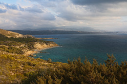 Море Эгейское / Родос, побережье Эгейского моря.