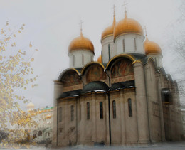 Позолоченный сезон / Один из соборов Московского кремля