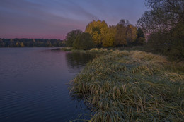 Снова утро вступает в права... / Город Конаково, берег реки Донховка. Осень.