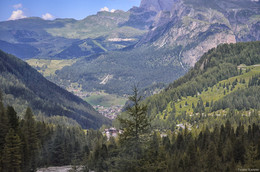 Долина Валь-ди-Фасса / Валь-ди-Фасса считается одним из самых оживленных курортов Доломитовых Альп, предлагая отличные возможности для катания и разнообразный отдых после него. Долина протянулась на 20 км в Доломитовых Альпах.