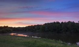 Дело было вечером / Поздним вечером на пруду.