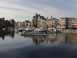 В Амстердаме. / Городской пейзаж.