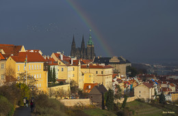 Радуга над Прагой / Чехия. Прага. На заднем плане собор св.Вита.