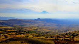 Вершина, парящая в облаках / Окрестности Арарата