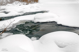 Полынья... / Прекрасна природа зимой: заледеневшие реки, словно зеркало играют на солнце...