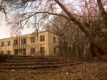 "Чернобыль?" / Брошенный пионерский лагерь на берегу Чёрного моря.