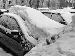 Про снег на автомобиле / Зима только один день как наступила, а фото уже весеннее.
Март 2017 года.
Тольятти, Соцгород