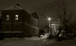 В ночном переулке... / Старый Город морозной ночью...
