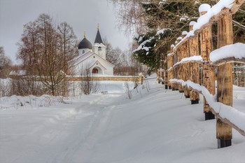 Церковь Троицы Живоначальной в Бёхово / Тульская обл.