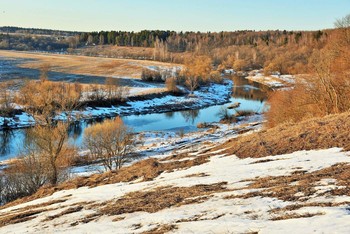Весна идет ... / "Еще в полях белеет снег,
А воды уж весной шумят -
Бегут и будят сонный брег,
Бегут и блещут и гласят ...
Они гласят во все концы:
"Весна идет, весна идет ..."
Ф.Тютчев
