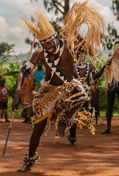 &quot;Танец воина&quot; / Бурунди -центральная Африка