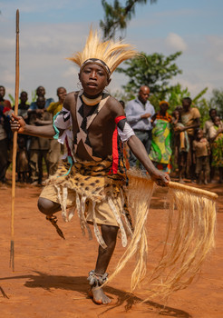 Танец молодого воина / Бурунди-центральная Африка