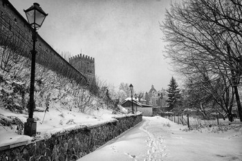 В старом городе / Средневековый замок, в старой части города. Луцк.
