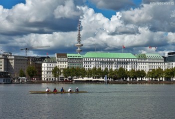 Alster Hamburg / Альбом &quot; Гамбург. Озеро Альстер. Каналы&quot; :
http://fotokto.ru/id156888/photo?album=62939#