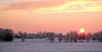 Зимний рассвет. / Зимнее утро в посёлке Белоомут.