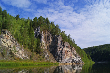 Камень Печка / Одна из самых известных и красивейших скал реки Чусовой