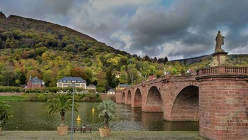 Старый мост в Гейдельберге /нем. Heidelberg/— город в Германии / Старый мост в Гейдельберге /нем. Heidelberg/— город в Германии