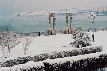 Зима в Феодосии. / снято на пленку в 2006