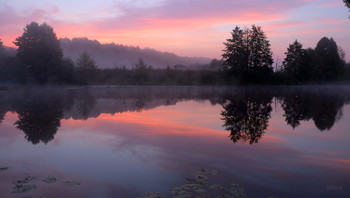 Рано утром. / Озеро Рожок перед рассветом.