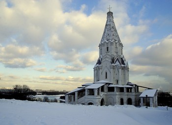 В Коломенском - зима. / В парке Коломенское снежная зима.