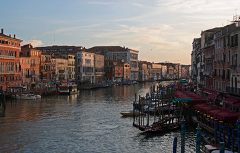 Гранд канал вечером / Венеция. Вид на Гранд канал с моста Риальто.