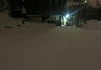 &nbsp; / Весь день валил снег