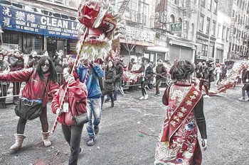 Как китайцы парадировали / 17 февраля в Чайнатауне Нью-Йорка прошёл парад в честь наступившего года свиньи